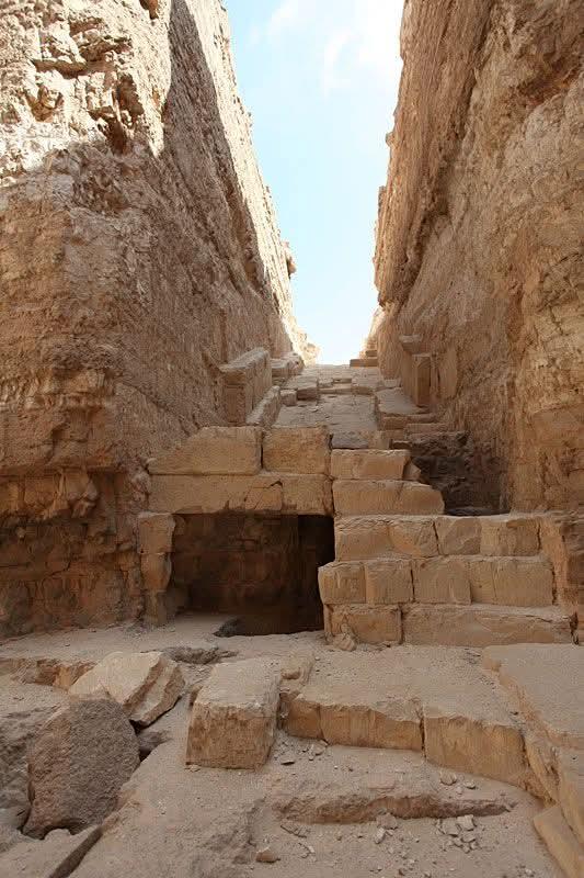 Djedefre: The Pharaoh Who Built His Pyramid at Abu Rawash